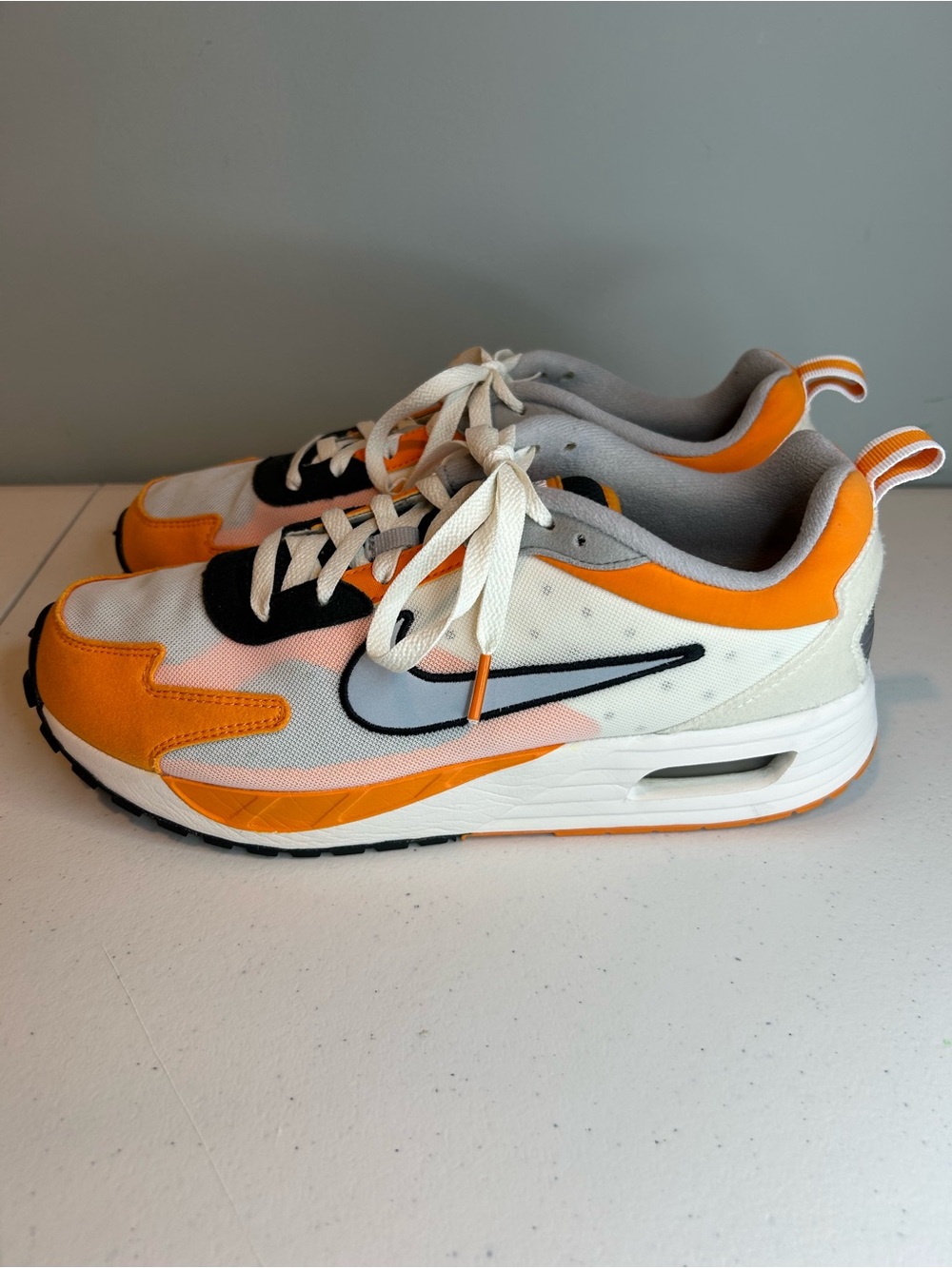 Nike Men’s Air Max Solo NCAA Tennessee Volunteers Size 9